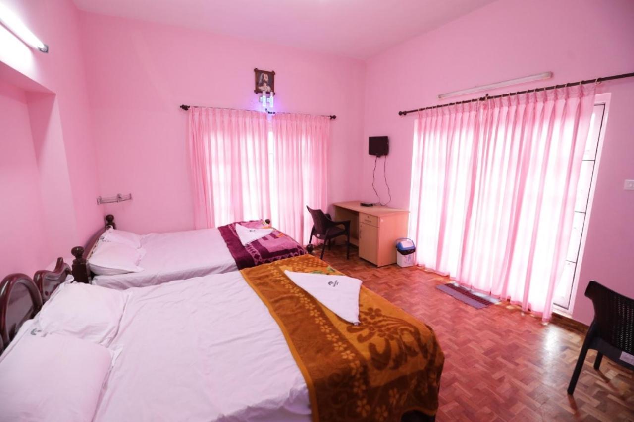 Status Hillpark Hotel Kodaikanal Bagian luar foto